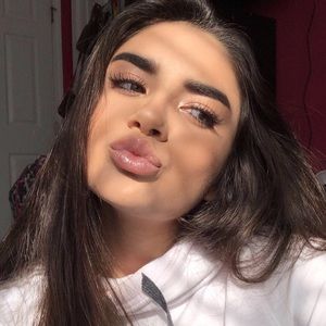 Meet your Posher, Daniela